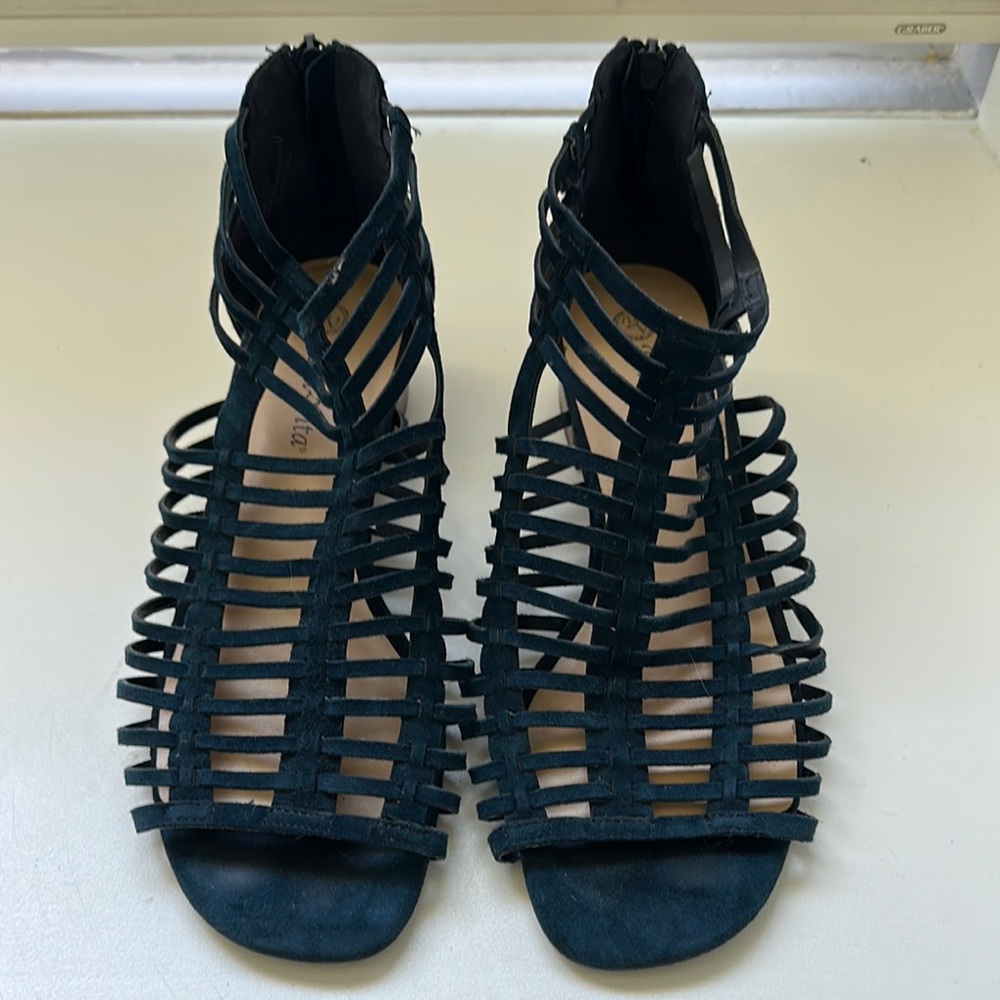 Belle~Vita Women's Navy Blue Strappy Sandals size 10W Leather